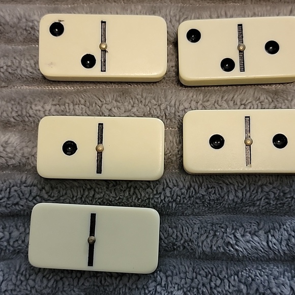 Game of Dominoes - Picture 7 of 10